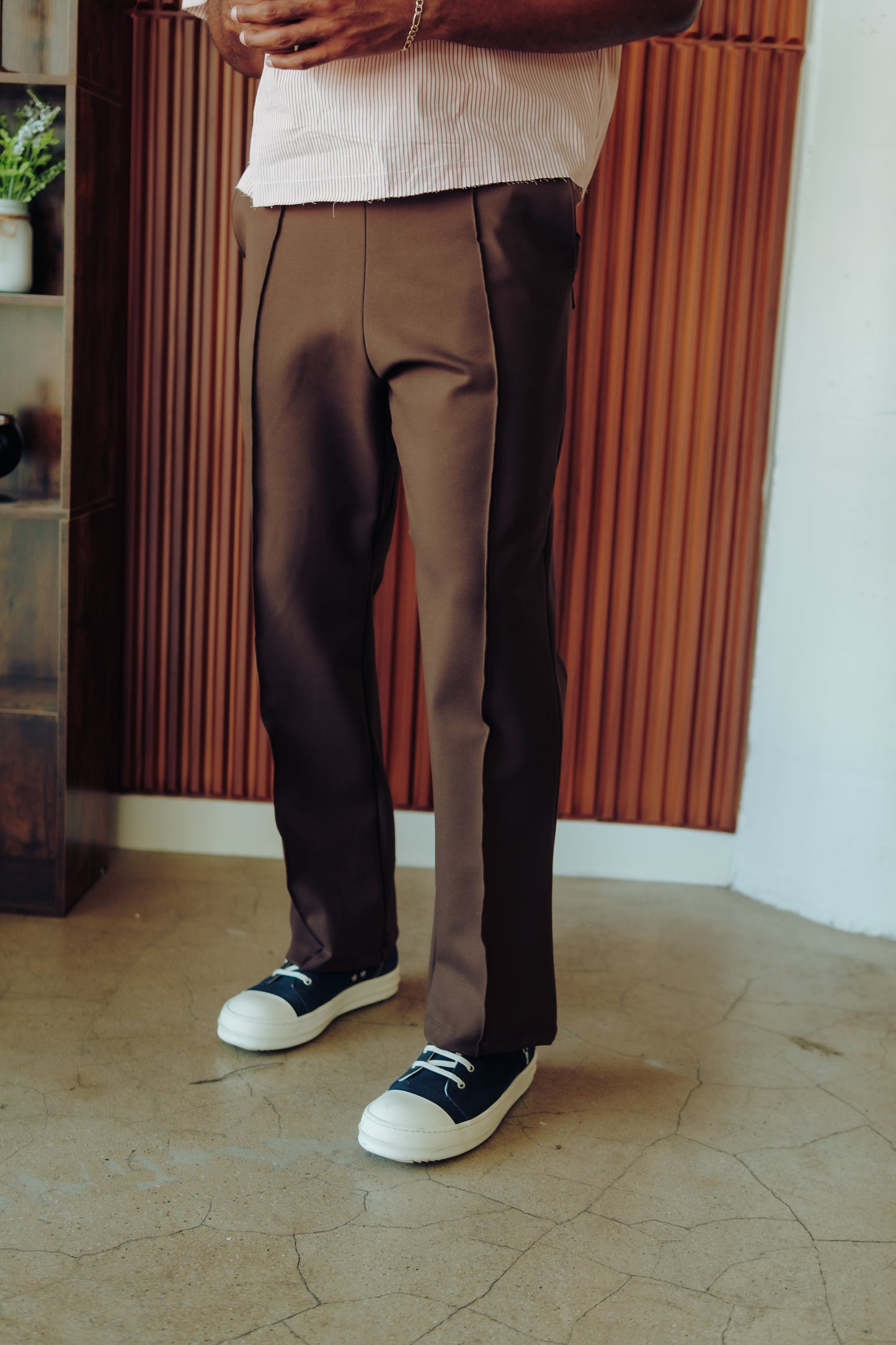 Slim Elevated Jogger - Brown